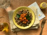 1730115301-avekapeti-salade-de-lentilles-et-carottes-au-sesame-noir-par-le-chef-mishael.jpg