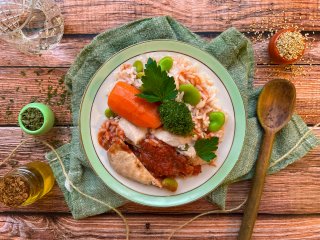 Poulet mariné aux herbes fraîches et riz aux fèves