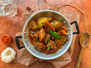 Daube de boeuf aux champignons et grenailles persillées