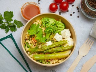 Fricassée de légumes de saison et pignons de pin