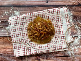 Crumble aux poires et aux noix