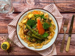 Fricassée de légumes de saison et tagliatelles safranées