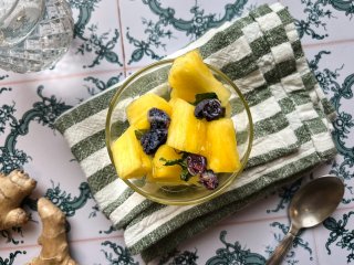 Salade d'ananas menthe et raisins secs