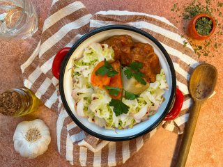 Sauté d'agneau au chou et au blé