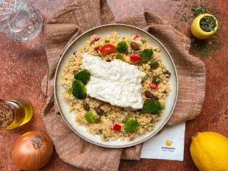 Blanc de poulet moelleux et semoule aux légumes